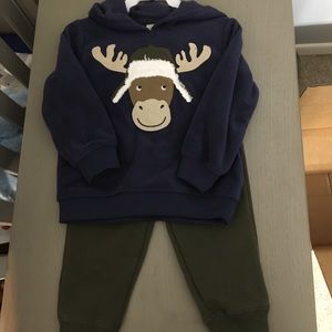 Carter’s 18 month outfit